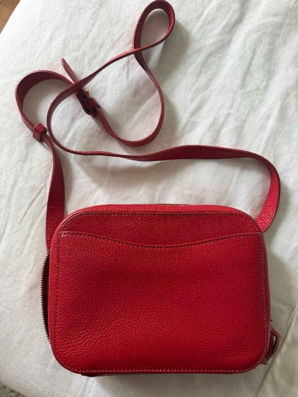 Cuyana Red Pebble Leather Crossbody Camera Bag | Excellent condition
